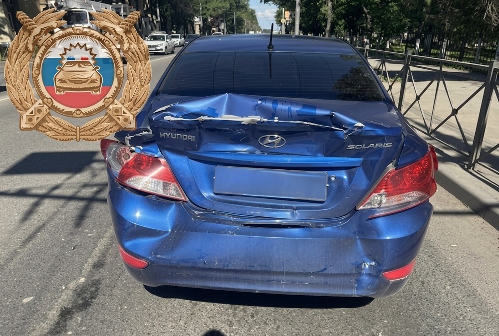Автобус протаранил 