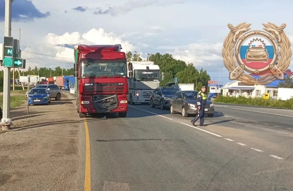 Фура насмерть сбила женщину