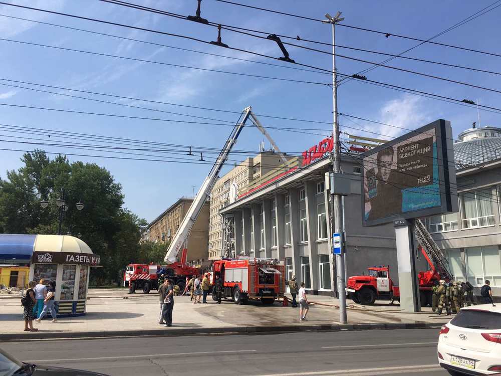 Времена. Свадьба в космосе, загорелся купол саратовского цирка