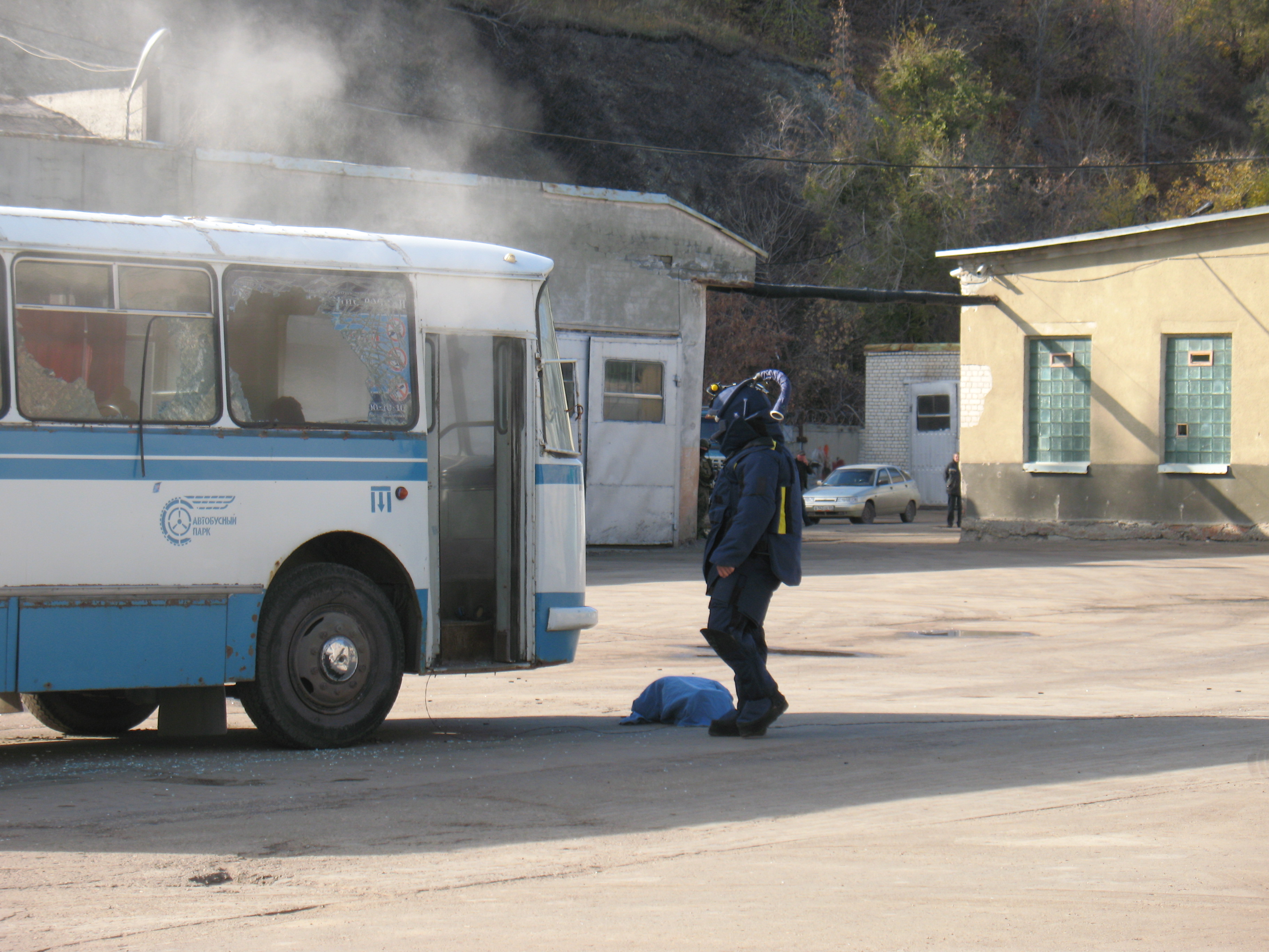 Террористы захватили автобус с детьми. Захват автобуса в Орджоникидзе. Освобождение заложников в Саратове. Захват автобуса в Махачкале 1995.