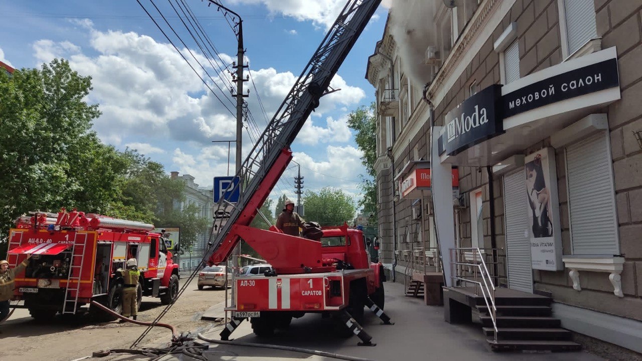 На Вольской горел дом-памятник | 04.07.2022 | Саратов - БезФормата