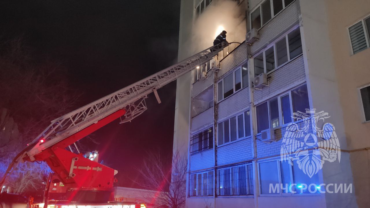 С пожара в десятиэтажке вынесли двух пьяных мужчин | 27.01.2023 | Саратов -  БезФормата