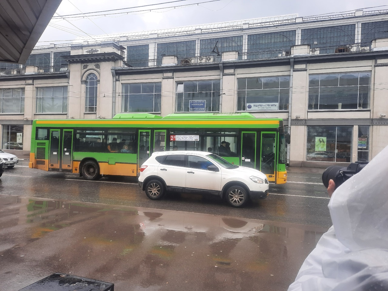 Первый электробус маршрута м99 вышел. Автобус. Автобус фото. Маршрутный автобус. Саратов общественный транспорт.