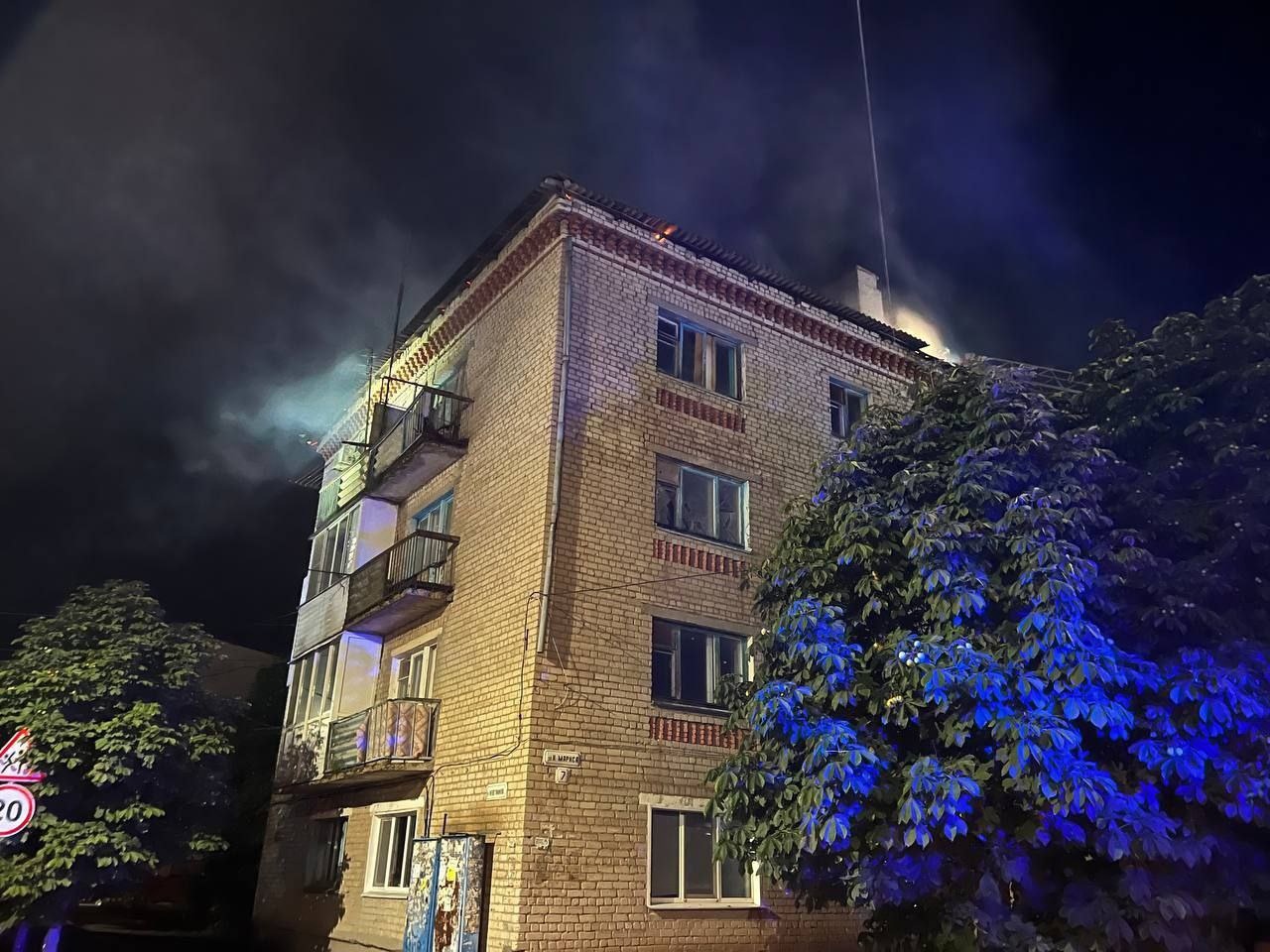 После ночного пожара в жилом доме в Советском районе ввели режим повышенной готовности